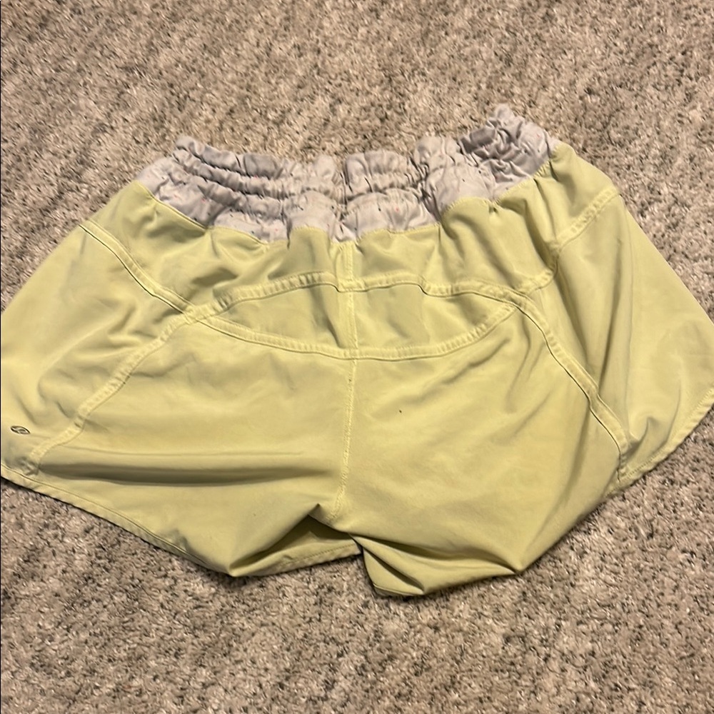 Lululemon Tracker Short II Sheer Lemon Clarity Yellow size 10